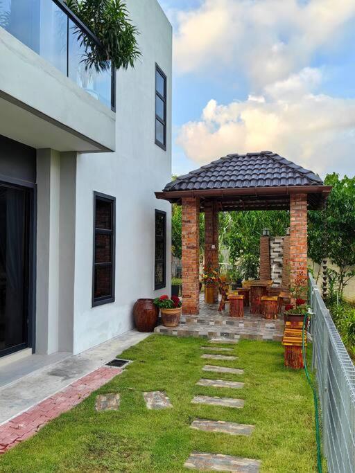 15-19pax Semid Near Highwy W/pool Table&karaoke Ipoh