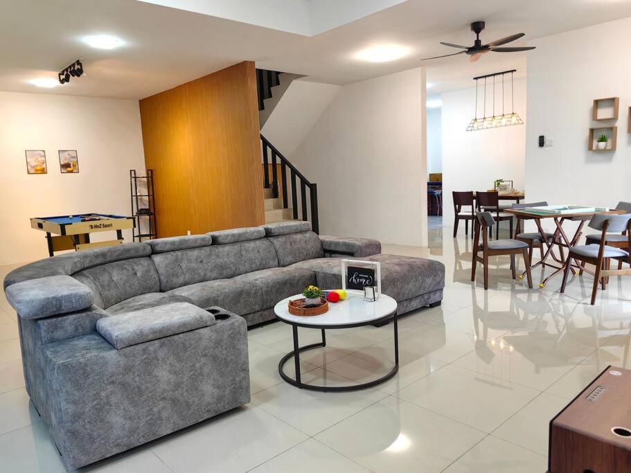 15-19pax Semid Near Highwy W/pool Table&karaoke Rumah percutian